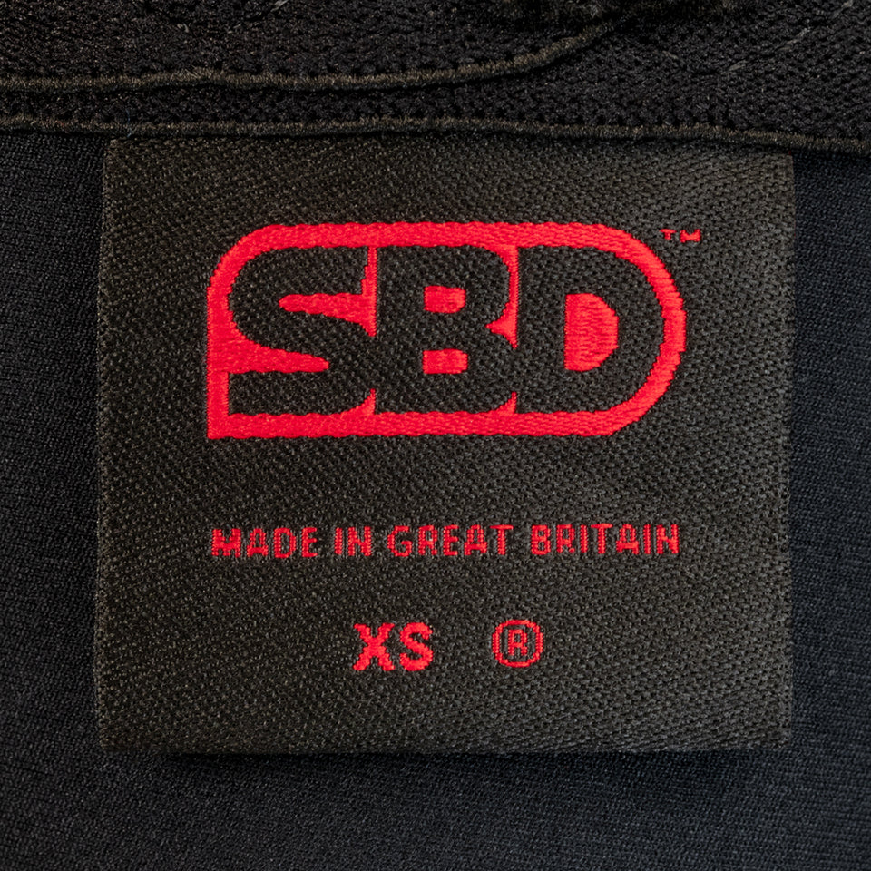 SBD Powerlifting Knee Sleeves 7mm – detail van het binnenlabel met maat XS