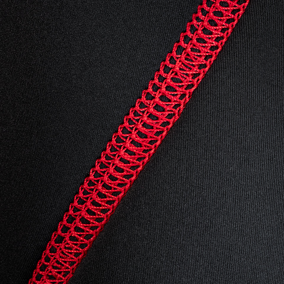 SBD Powerlifting Knee Sleeves 7mm – detail van de rode naad aan de binnenkant