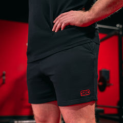 SBD Shorts Heren – zwarte short met rood SBD-logo, zijaanzicht