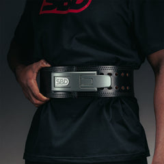 SBD Belt 13mm – detail van de gesloten gesp en verstelgaatjes