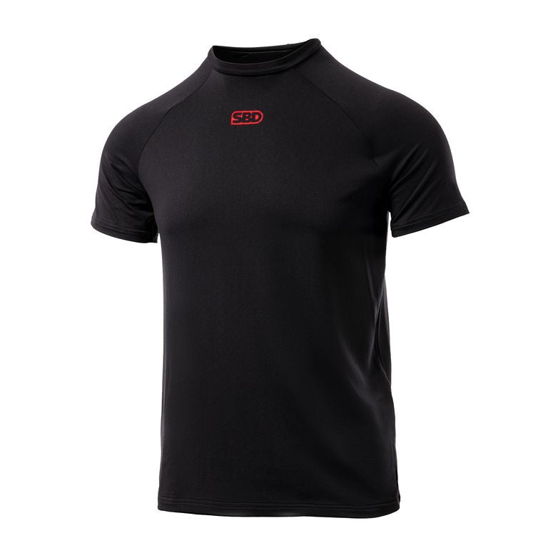 SBD Training T-Shirt Classic voor heren – zwart herenmodel met klein rood borstlogo op witte achtergrond