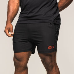SBD Training Shorts Classic voor heren – zwarte trainingsshort voor heren, voorzijde gedragen