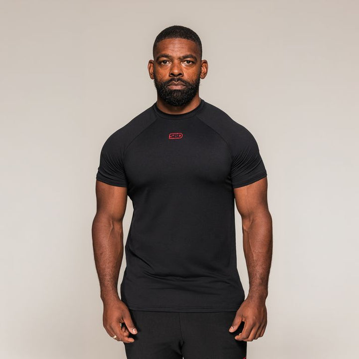 SBD Training T-Shirt Classic voor heren – zwart herenmodel gedragen, voorzijde