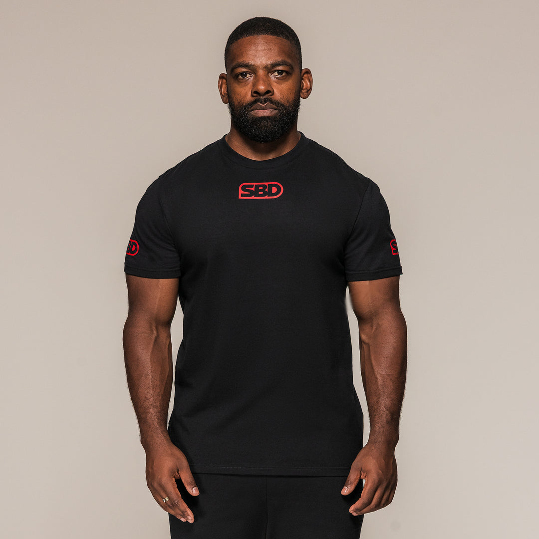 SBD Competition Shirt voor heren, zwart met rood borstlogo en mouwlogo