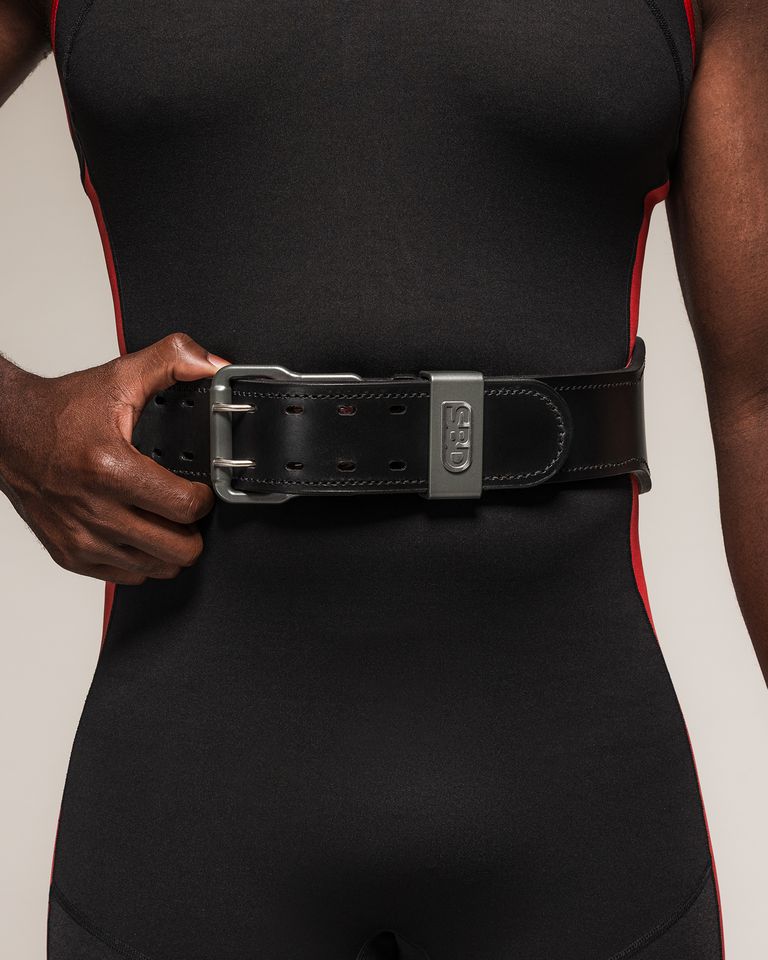 SBD leren weightlifting belt – officiële studiofoto 1