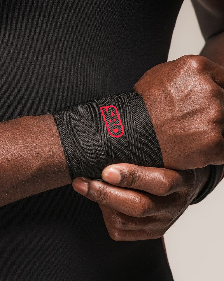 SBD textiele weightlifting wrist wraps – officiële studiofoto 1