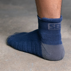 SBD Trainer sokken STORM Limited Edition – navyblauwe lage sokken, detail van de hiel